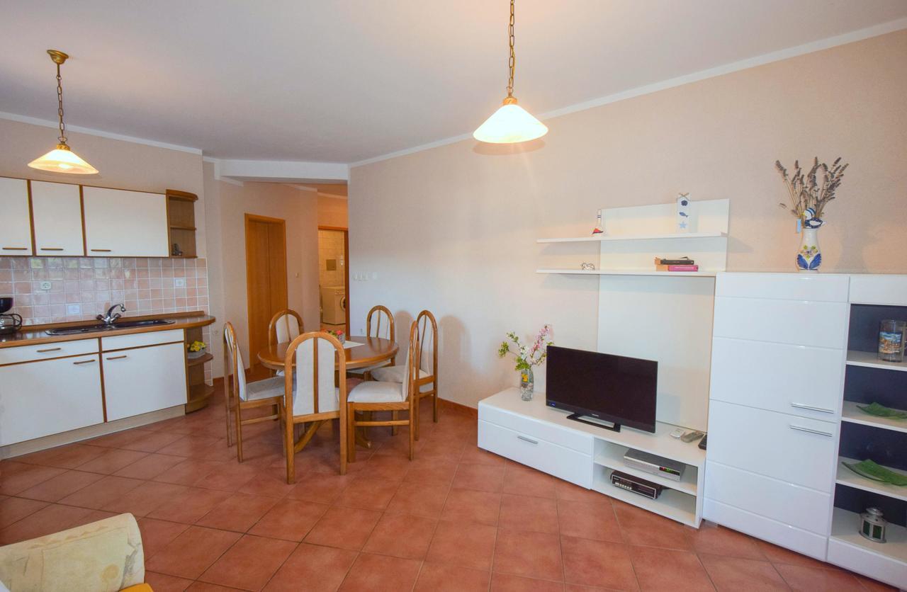 Apartments & Room Matic Malinska Exteriér fotografie